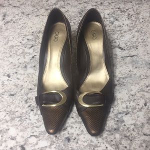Brown and Gold Size 7 Cato Heels.